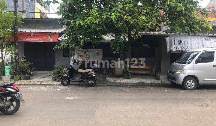 Rumah Luas di Jalan Utama Cocok Dijadikan Tempat Usaha