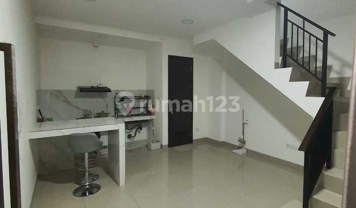 Dijual Rumah PIK2, 4,5x10, 3KT+3KM, 3 lantai, SHM