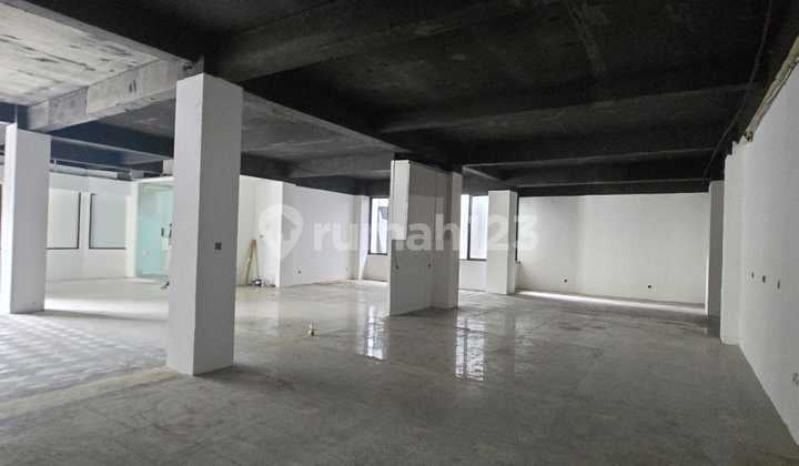 Disewa Gedung di Senopati Luas 225M2, Hanya Lantai 2