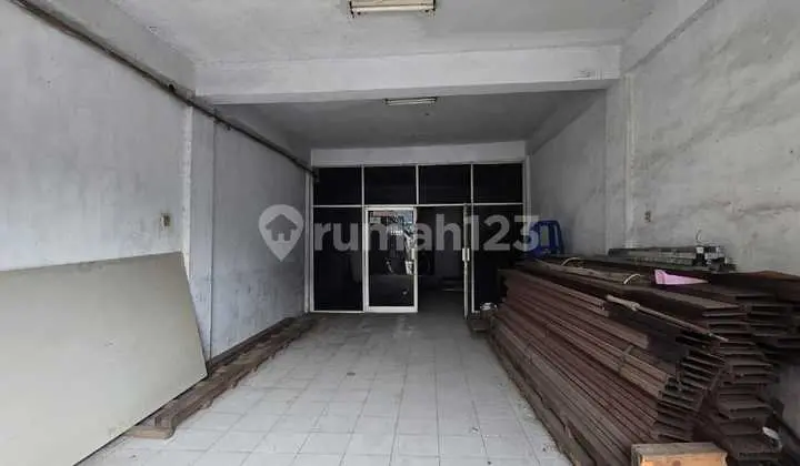 For Sale: Pangeran Jayakarta Shop House, 75m2 area, negotiable price until a deal is reached.