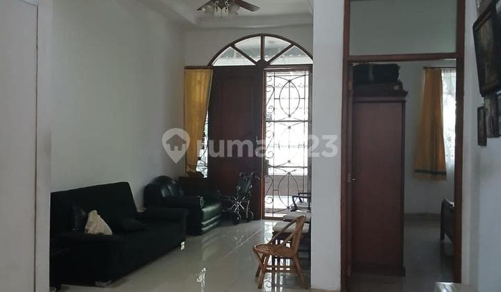 For Sale: Pluit Putra House, 10x20m, Semi-Furnished, East Facing, SHM.