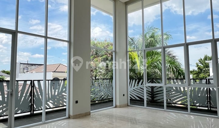 Dijual Rumah Brand New Bangunan Kontraktor Di Pantai Indah Kapuk Luas 260m2 Type Hoek 3 Lantai Marmer Siap Huni