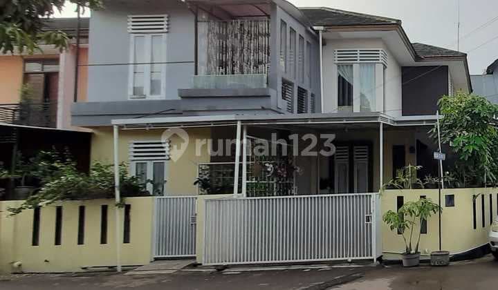 Rumah dua lantai minimalis area antapani kota bandung