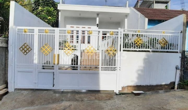 Rumah bagus minimalis di komplek view kota kawasan pegunungan jl villa cileunyi bandung timur