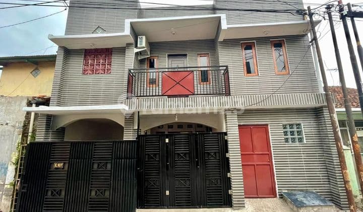 Rumah 2 Lantai Sama Furnished Dan 7 Kamar Tidur Di Taman Kopo Indah Bandung