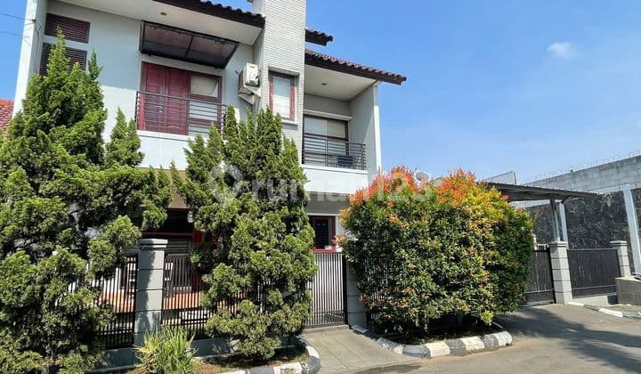 Jarang Ada Rumah Premium Di Istana Kawaluyaan- Rumah Yang Berlokasi Sangat Strategis Di Kota Bandung Dekat Dengan Berbagai Fasilitas Umum.