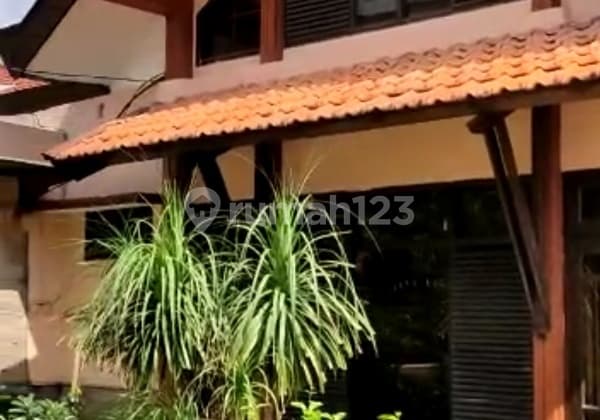 For Quick Sale: Nice 1-Story House, Spacious, Strategic Location on Yosodipuro St, Surabaya.