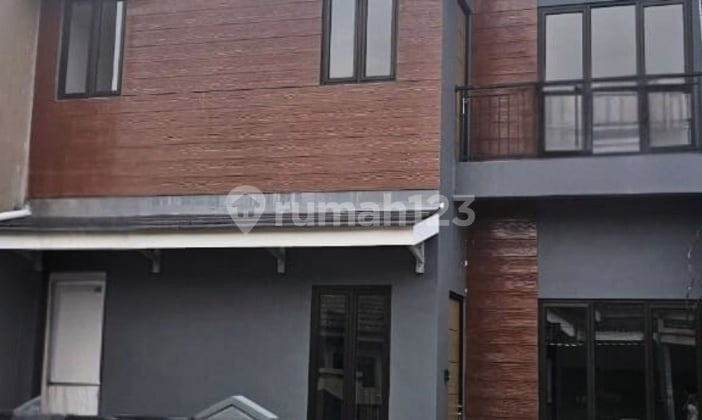 Rumah Minimalus Modern Hadap Selatan Lokasi Dekat Tol BSD