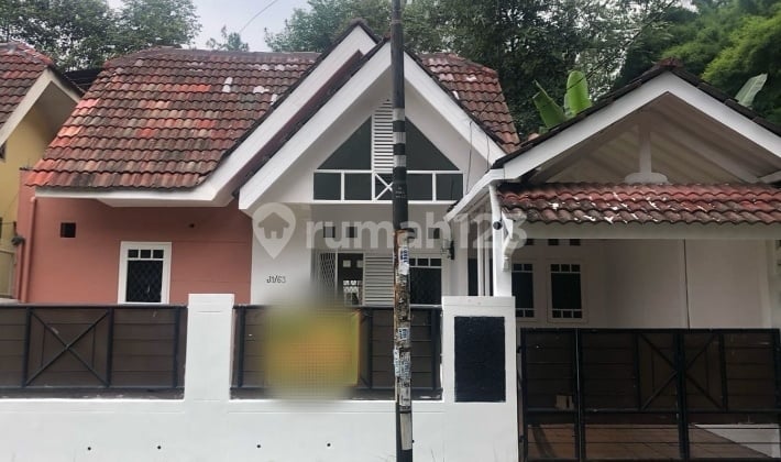 Rumah Standar Di Kencana Loka Bsd Hadap Utara Ada Halaman Belakang