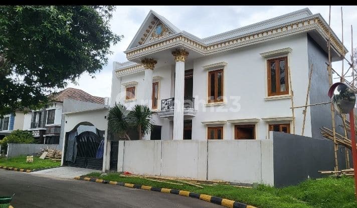 Large House With Swimming Pool Near Mosque In Puspita Loka Bsd