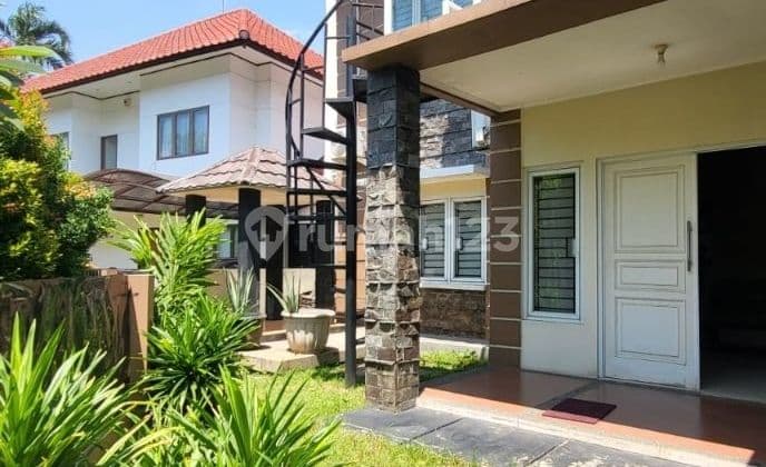 Rumah Hoek Design Mandiri Semi Furnish Di Puspita Loka Bsd