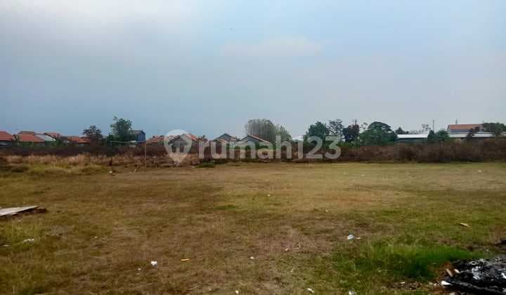 Land near Slawi Square, Hook Position.