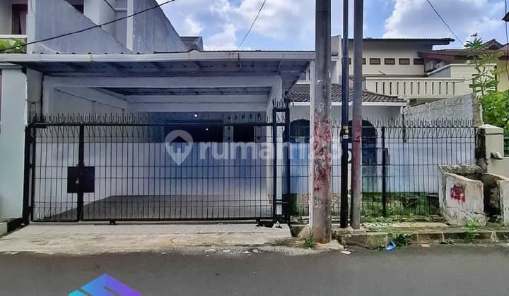 RUMAH SIAP HUNI 2 LANTAI DALAM KOMPLEK LEBAK LESTARI INDAH