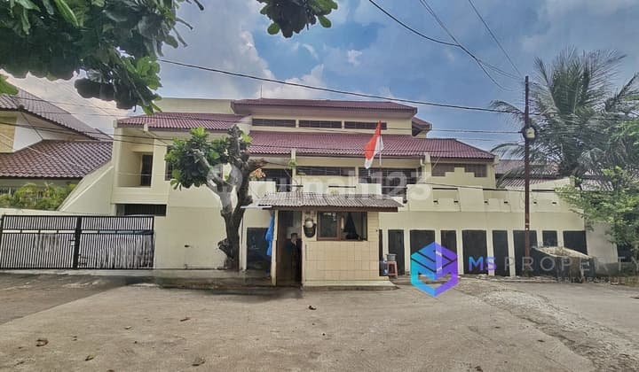 RUMAH SIAP HUNI FULL JATI NAN KOKOH DALAM KOMPLEK JATI INDAH GOLF