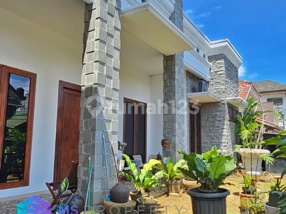 RUMAH MINIMALIS 3 LANTAI PERLU RENOVASI DALAM KOMPLEK DEKAT TALITA RESTO