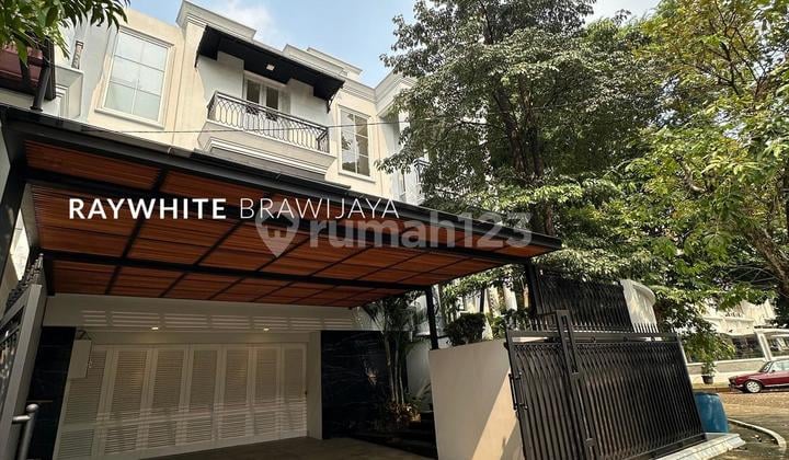 Brand New Modern Classic House At Brawijaya (Tanah Hoek). Kebayoran Baru - Jaksel