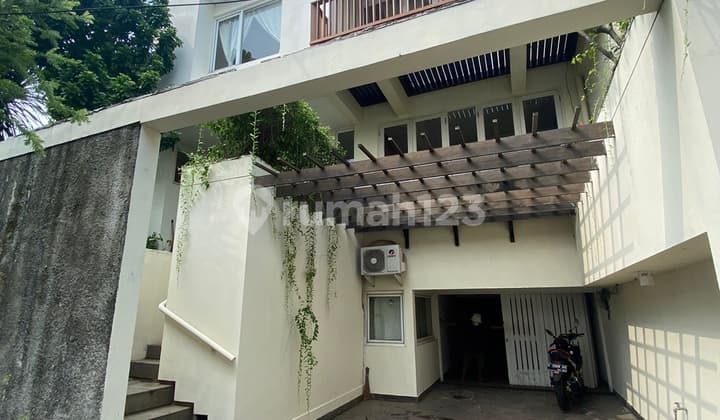 Townhouse Siap Huni Furnished Area Bangka Kemang