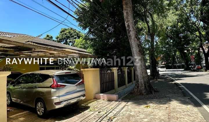 Rumah Lama Layak Huni Area Pakubuwono Kebayoran Baru