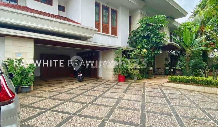 Rumah Lama Megah dan Terawat Siap Huni Area Margasatwa