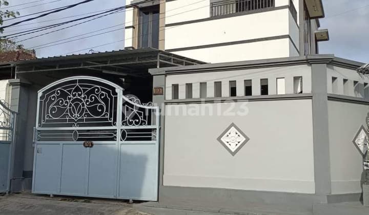 Rumah 2 Lantai di Karang Sari