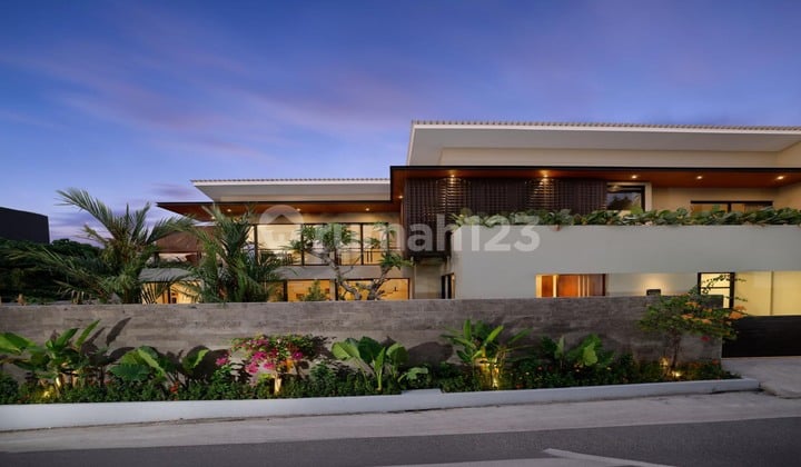 Brand New Villa Banjar Semer Kerobokan