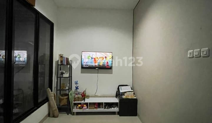 House. Minimalist. in Ciputat Tinur Belle. Legoso.