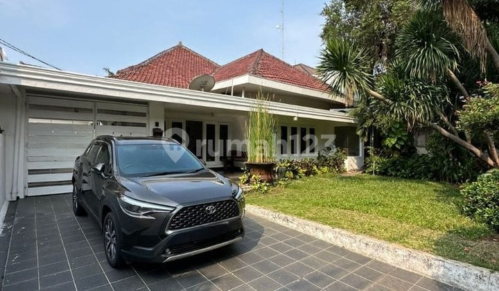 Rumah Asri Jl Mangunsarkoro, Menteng Jakarta Pusat