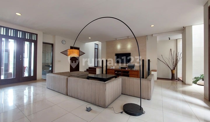 Rumah Lux Tropical Modern 3 Lantai Batununggal Bandung