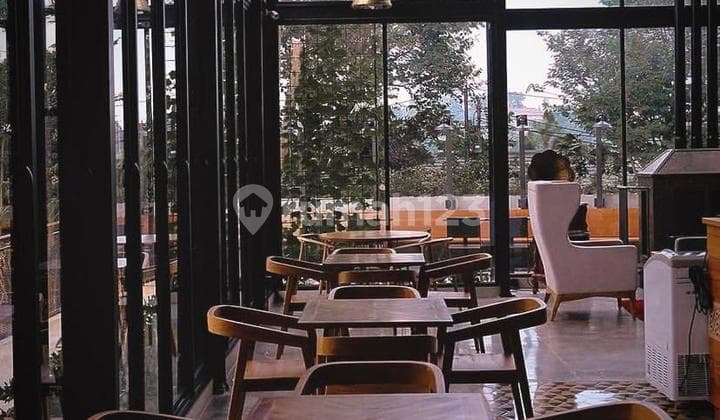 Ruang usaha cafe Jl Ciumbuleuit , Hegarmanah Cidadap Bandung dekat kampus