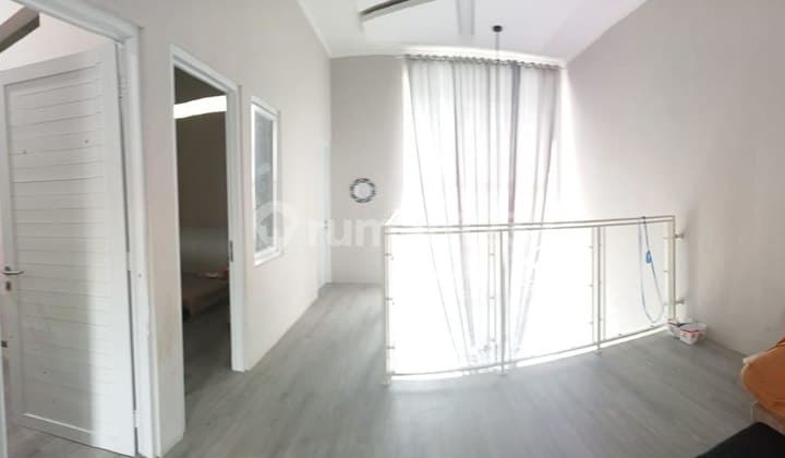 Rumah 3 Lantai SHM Padasuka Bandung dalam komplek perumahan