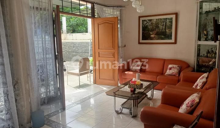 Rumah Setrasari Indah Dijual 2 Lantai Hadap Timur