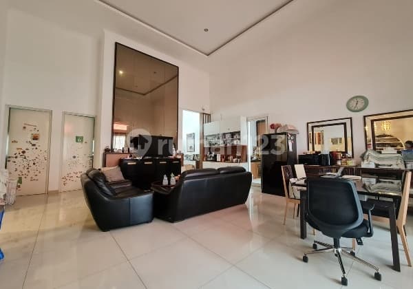 Rumah Mewah Siap Pakai di Perumahan Eksklusif Semarang