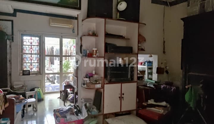 Two-Story House Strategically Located in the Center of Semarang City