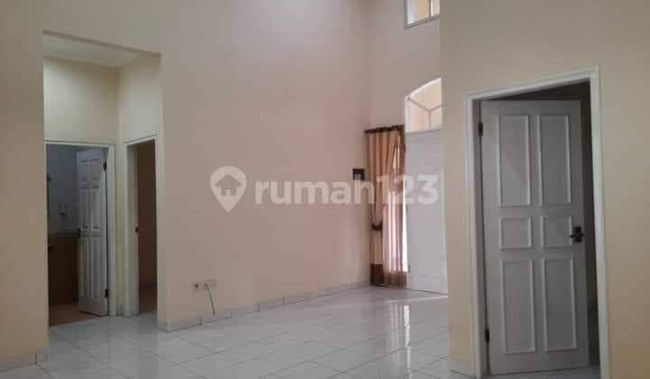 Rumah Semi Furnished Siap Pakai di Graha Padma Semarang