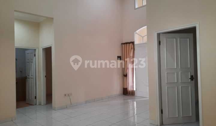 Semi Furnished Ready to Use House in Graha Padma Semarang