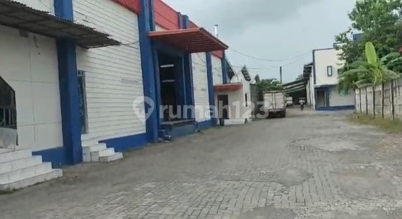 Good Ready-to-Use Warehouse, Flood-Free in Kiw, Semarang Good Ready-to-Use Warehouse, Flood-Free in Kiw, Semarang