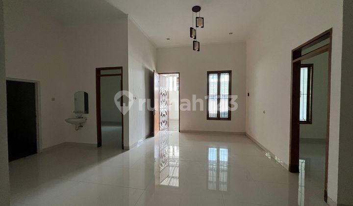 Good House New Building 1 Floor Ready to Use in the Center of Semarang City