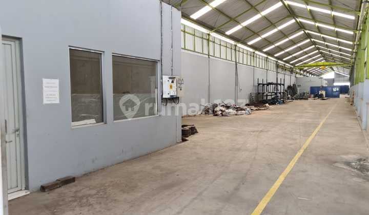 Good Quality Warehouse Ready to Use, Very Strategic Location on the Edge of Pekalongan Main Road. Good Quality Warehouse Ready to Use, Very Strategic Location on the Edge of Pekalongan Main Road.