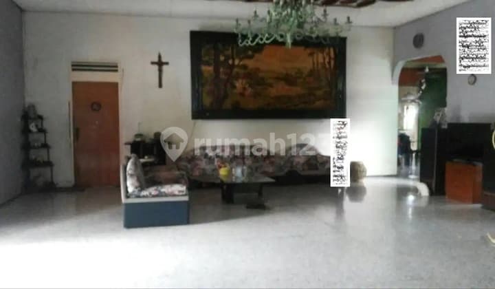 Ready-to-Occupy Hook House Flood-Free in Kawi Area, Semarang