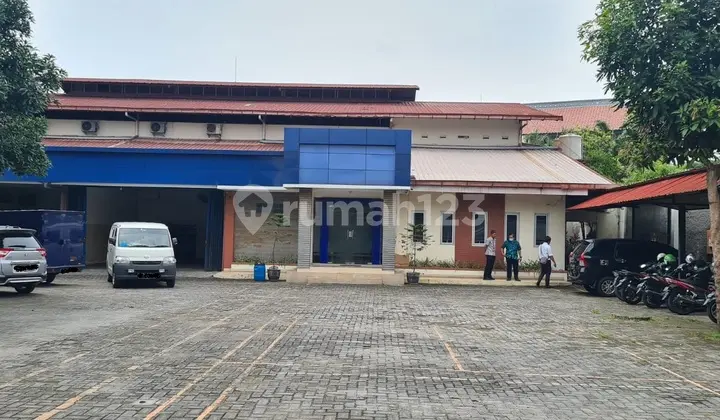 Ruang Usaha dengan Lahan Tanah yang Sangat Luas Sangat Cocok untuk Berbagai Usaha di Gajah Semarang