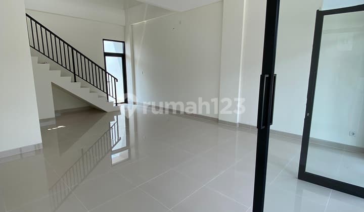 New & Nice 2-Story Shop House Flood-Free in BSB Semarang