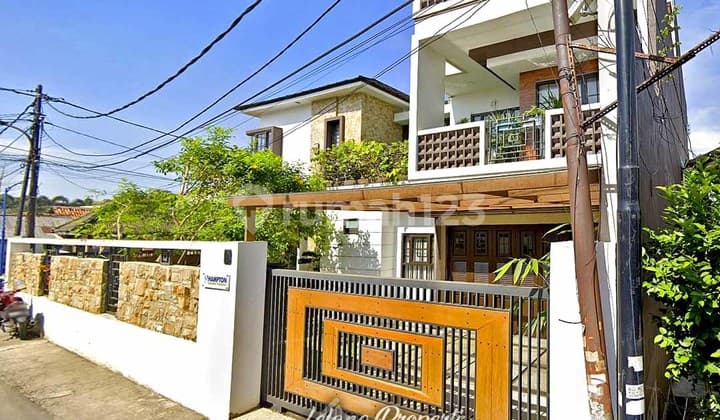 Rumah Hoek Strategis Dekat LRT Pmd Cipulir Kebayoran Lama Jaksel