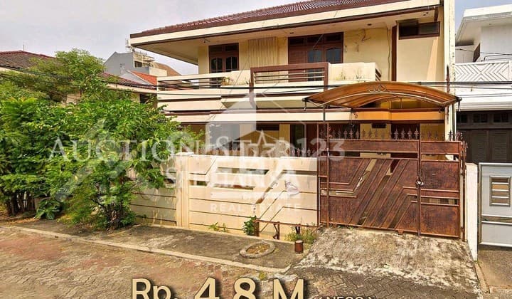 WIDE CORNER HOUSE IN GREEN GARDEN CLUSTER WITH WIDE STREET WEST JAKARTA