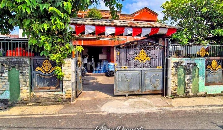 Rumah Tua Agen Air Lokasi Strategis H Taiman Pasar Rebo Jaktim