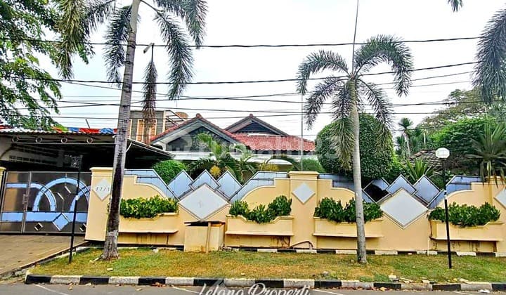 Rumah Hoek Luas Nyaman Taman Alfa Indah Joglo Kembangan Jakbar