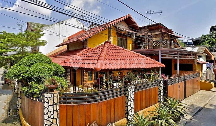 Rumah Hoek Asri Strategis Taman Gading Indah Kelapa Gading Jakut