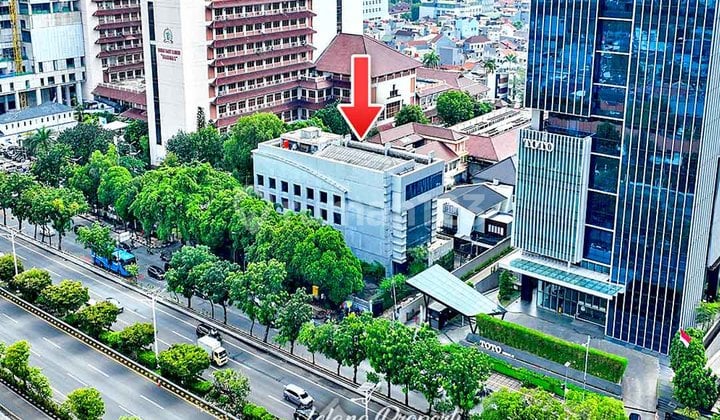 Gedung Kantor 5 LT Lokasi Premium Jl Raya Letjen S Parman Jakbar