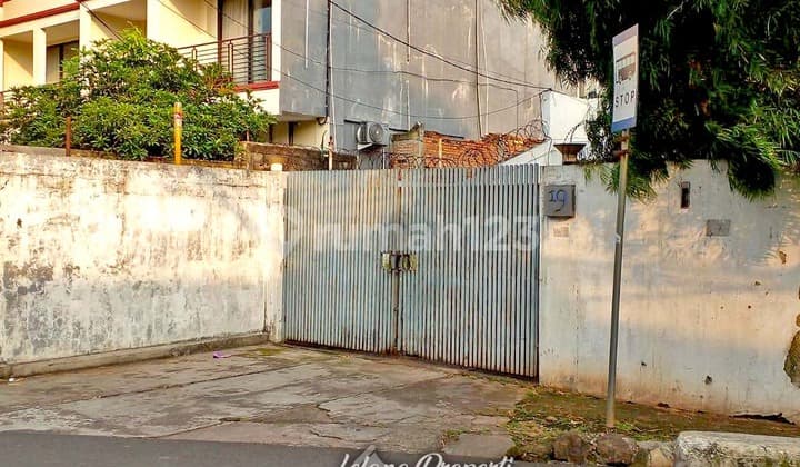 SPECIAL PRICE! House for Auction at Prime Location in CIPETE South Jakarta.