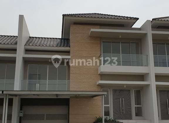 Dijual Rumah Golf Island View Danau Luas 250m2