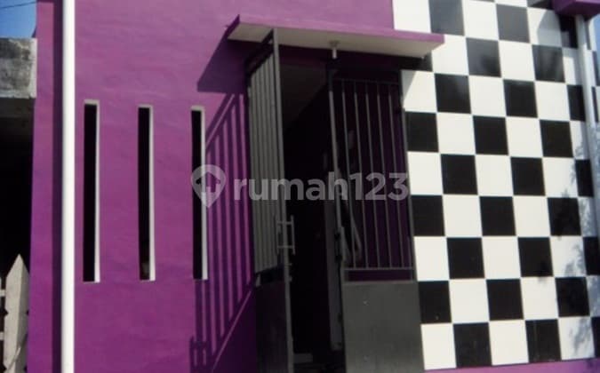 Wide road access boarding house location near Solobaru Business Center